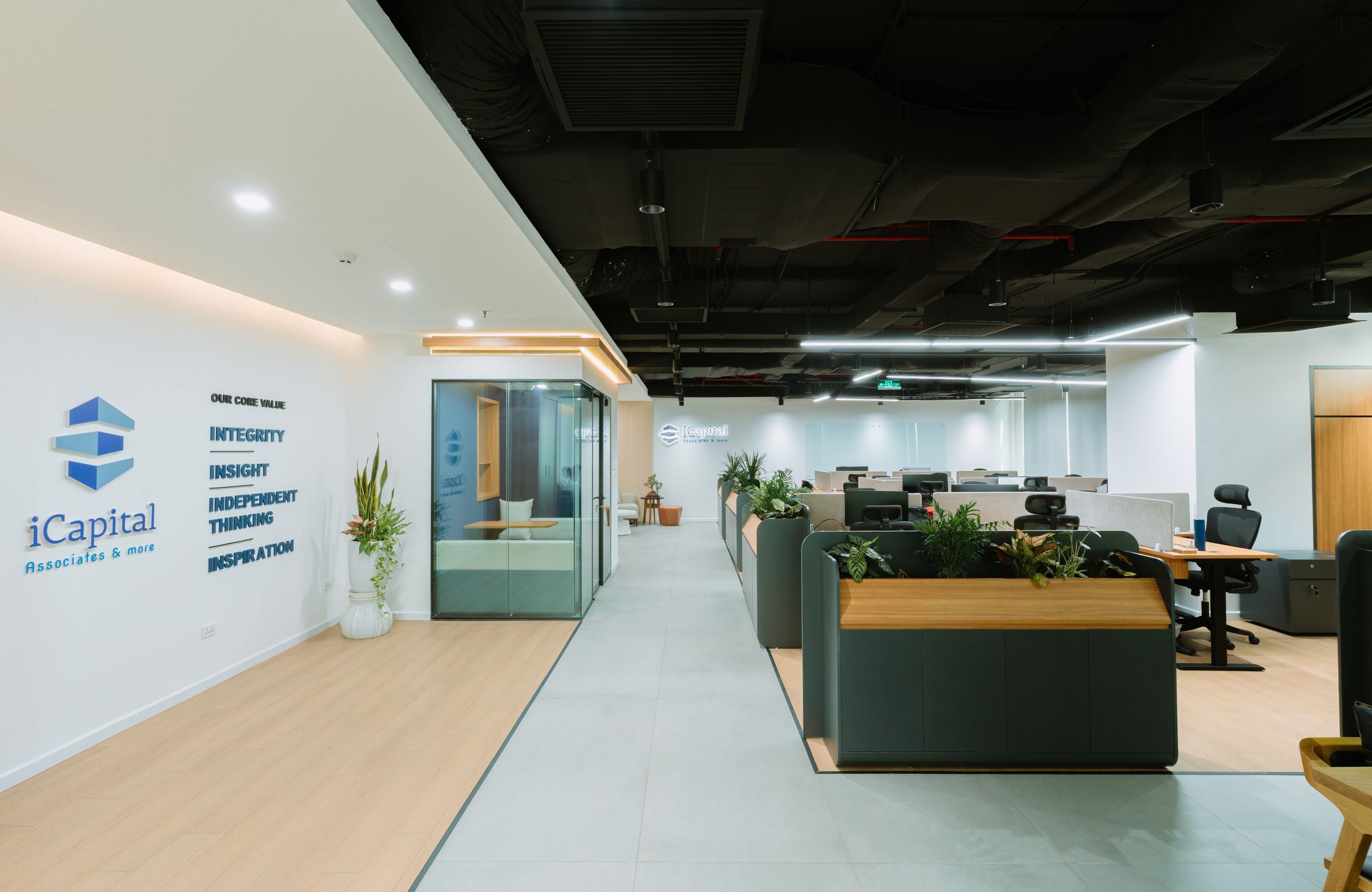 Không gian làm việc tại văn phòng iCapital, tòa nhà Vinaconex Diamond